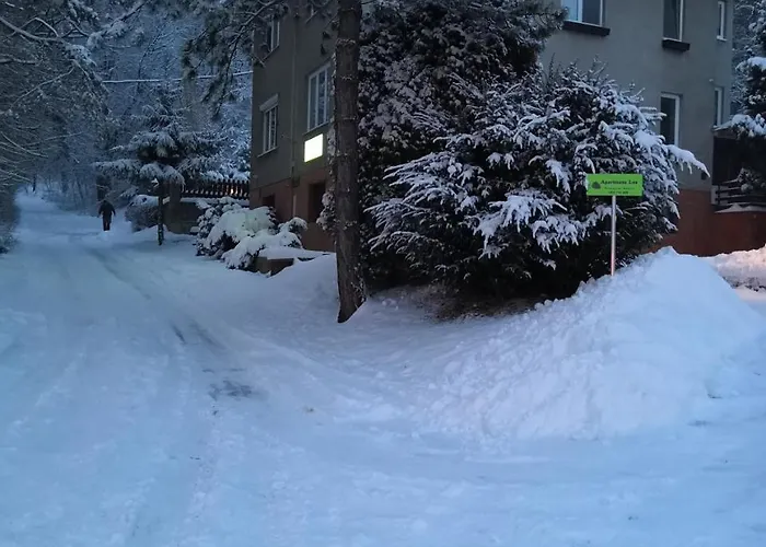 Apartmans Les شقة